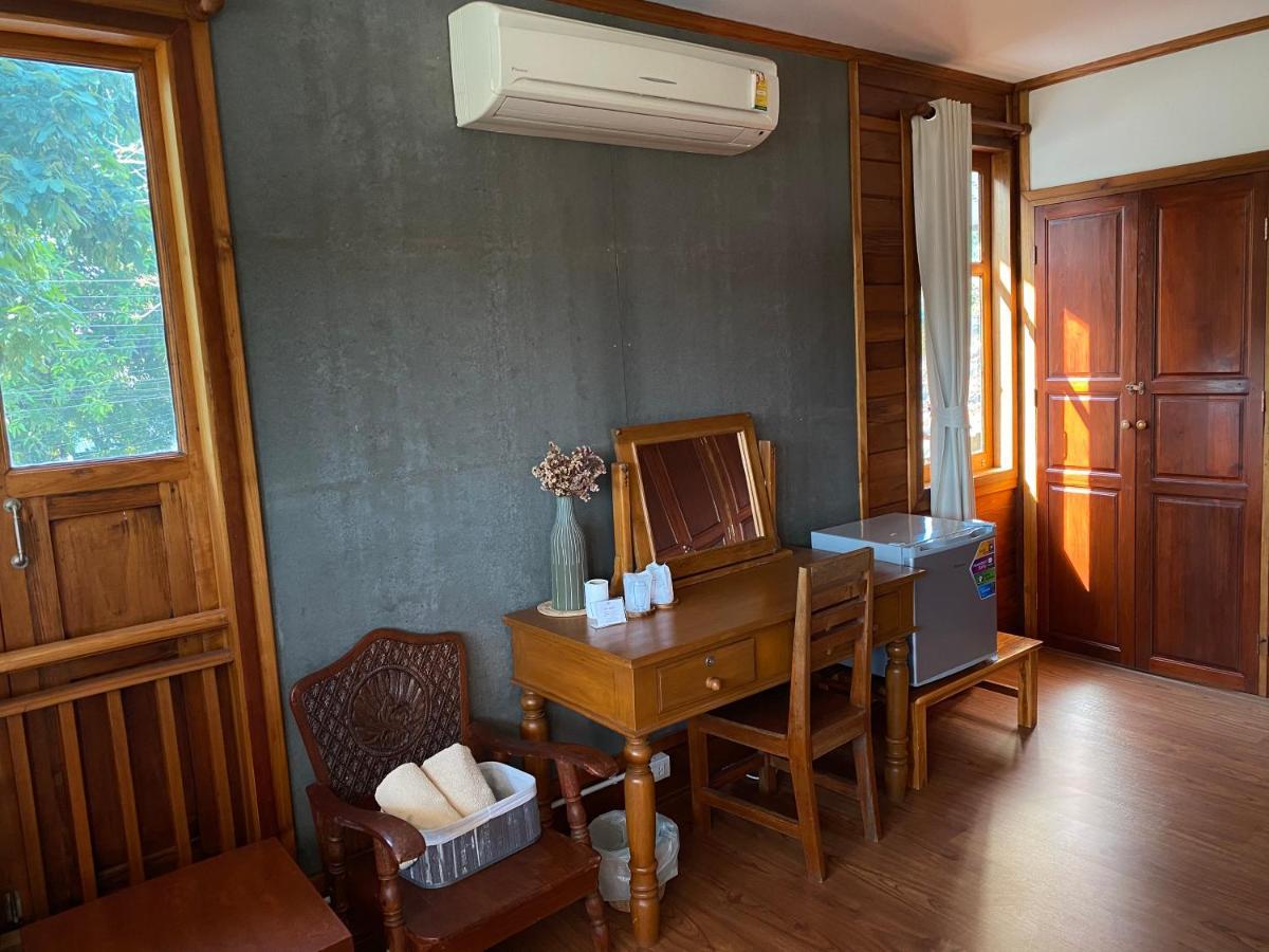 Tha Ma-O Bouteak Homestay - Self Check-In Лампанг Екстериор снимка