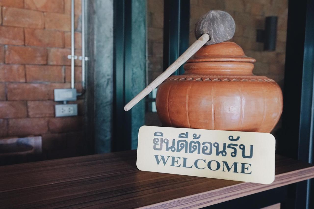 Tha Ma-O Bouteak Homestay - Self Check-In Лампанг Екстериор снимка