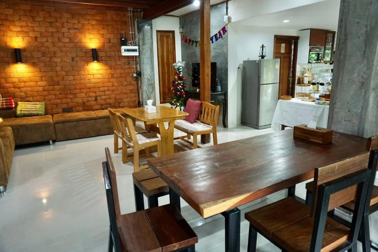 Tha Ma-O Bouteak Homestay - Self Check-In Лампанг Екстериор снимка