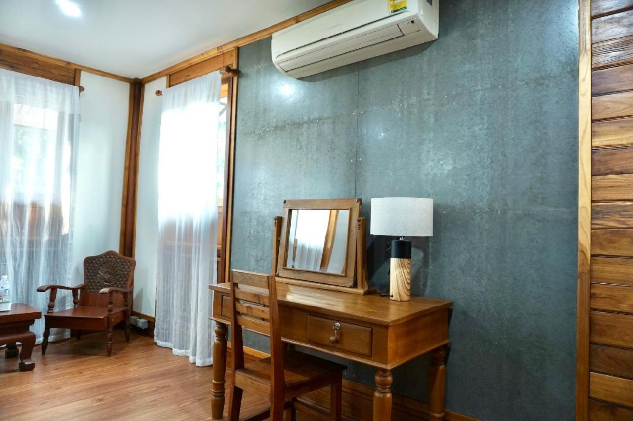 Tha Ma-O Bouteak Homestay - Self Check-In Лампанг Екстериор снимка